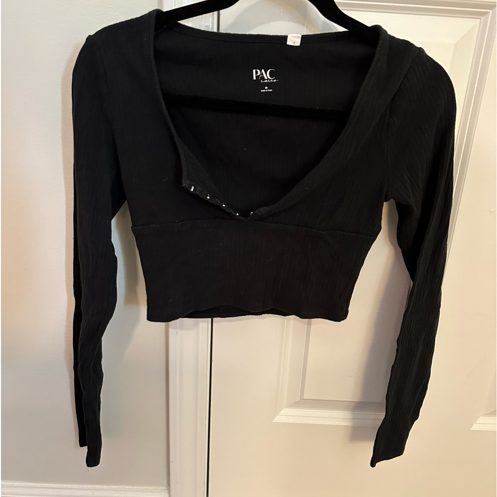 Long Sleeve Eye and hook Black crop Top